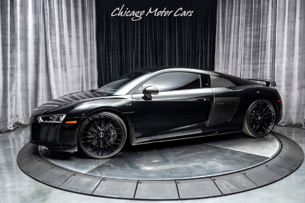 Used 2017 Audi R8 5.2 quattro V10 Plus MSRP $204K+ DIAMOND STITCH! B&O SOUND! for sale Sold at Chicago Motor Cars in West Chicago IL 60185 1