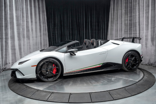 Used 2018 Lamborghini Huracan LP640-4 Performante Spyder - Original MSRP $359k+ LOADED w/FACTORY OPTIONS! for sale Sold at Chicago Motor Cars in West Chicago IL 60185 1