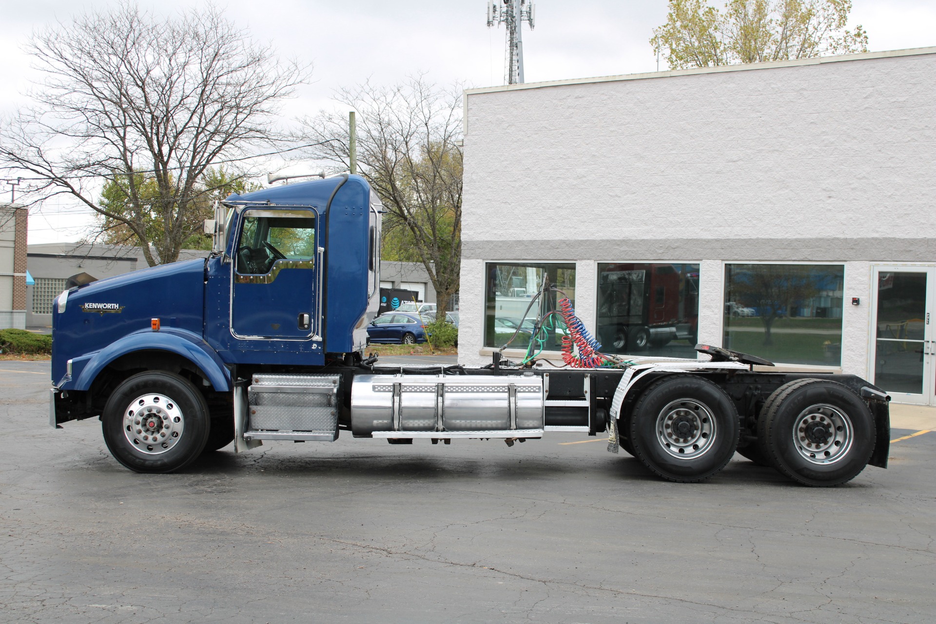 Used-2005-Kenworth-T800-Day-Cab---C15-ACERT---475-Horsepower---WET-KIT