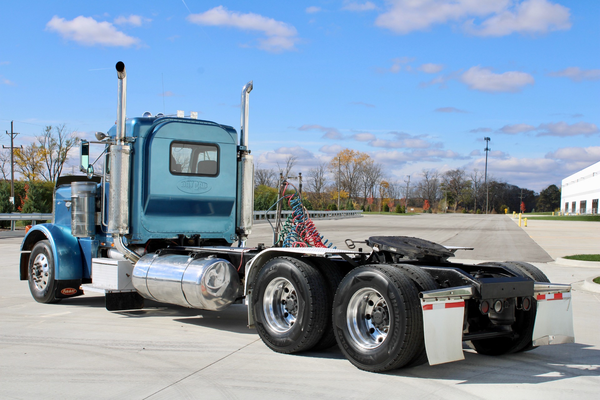 Used-1999-Peterbilt-379-Day-Cab---CAT-3406---490-HP---15-Speed-Manual