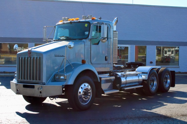Used 2005 Kenworth T800 Day Cab - C15 ACERT - 475 Horsepower for sale Sold at Chicago Motor Cars in West Chicago IL 60185 2