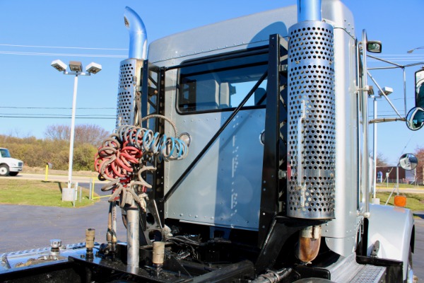 Used-2005-Kenworth-T800-Day-Cab---C15-ACERT---475-Horsepower