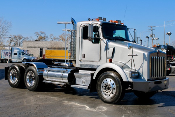 Used 2005 Kenworth T800 Day Cab - C15 ACERT - 475 Horsepower for sale Sold at Chicago Motor Cars in West Chicago IL 60185 5