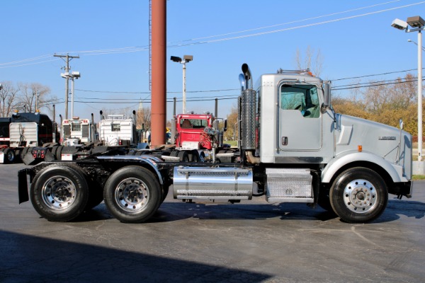 Used 2005 Kenworth T800 Day Cab - C15 ACERT - 475 Horsepower for sale Sold at Chicago Motor Cars in West Chicago IL 60185 6