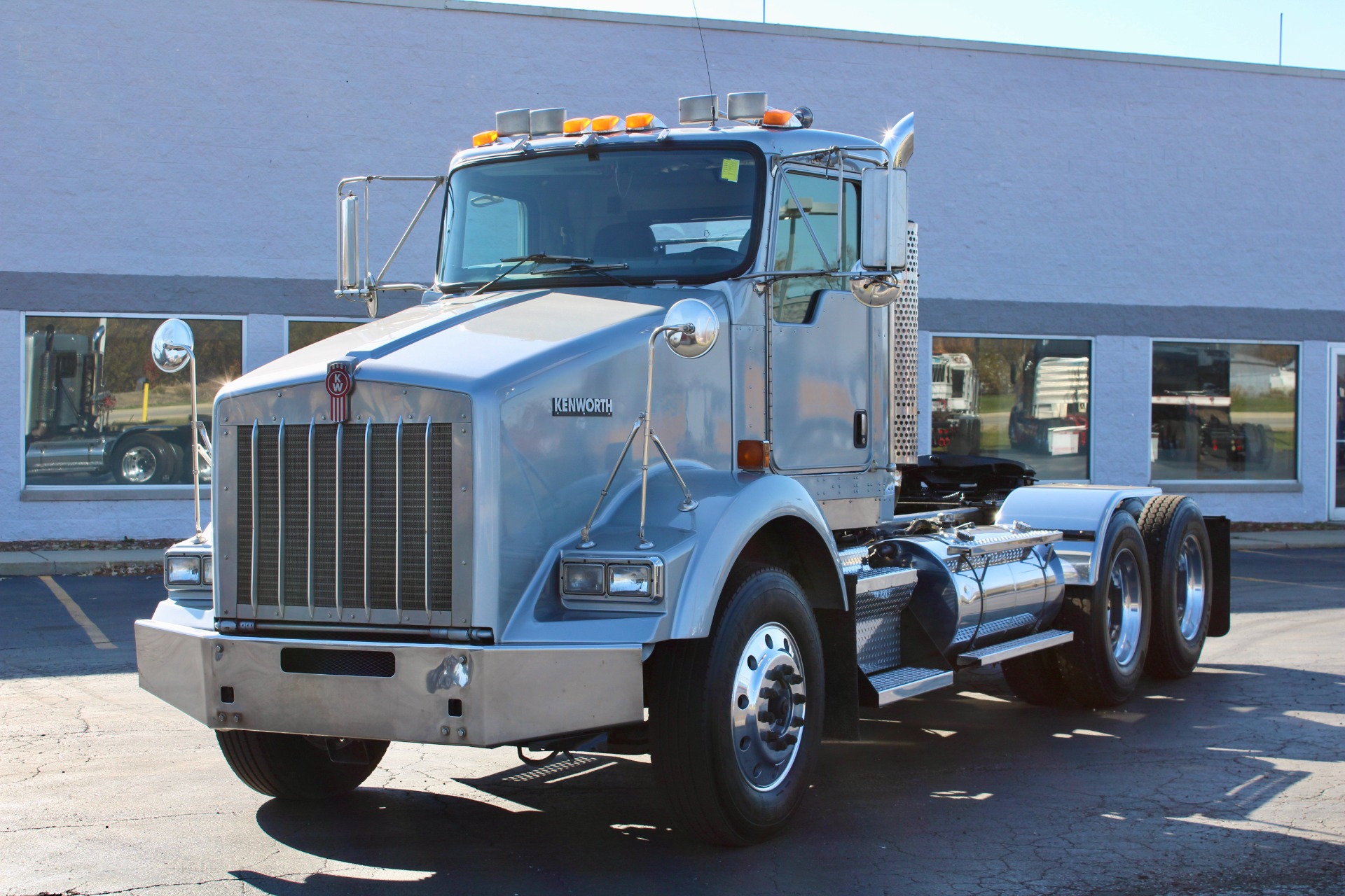 Used-2005-Kenworth-T800-Day-Cab---C15-ACERT---475-Horsepower