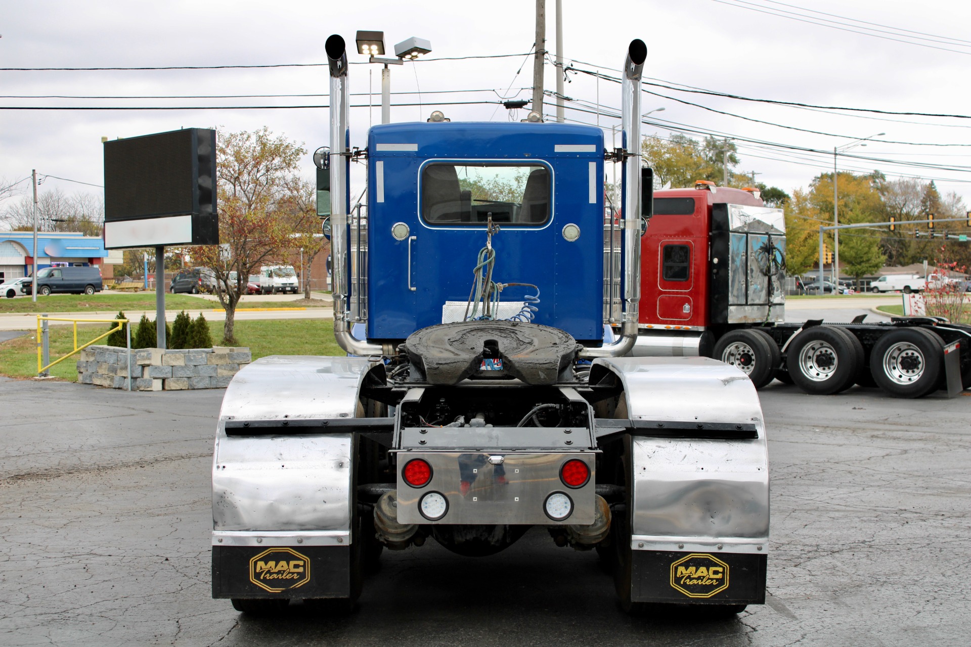 Used-2007-Kenworth-W900-Day-Cab---Cummins-ISX-565-HP---Wet-Kit---Double-Frame