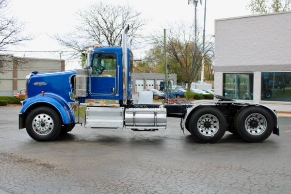 Used-2007-Kenworth-W900-Day-Cab---Cummins-ISX-565-HP---Wet-Kit---Double-Frame