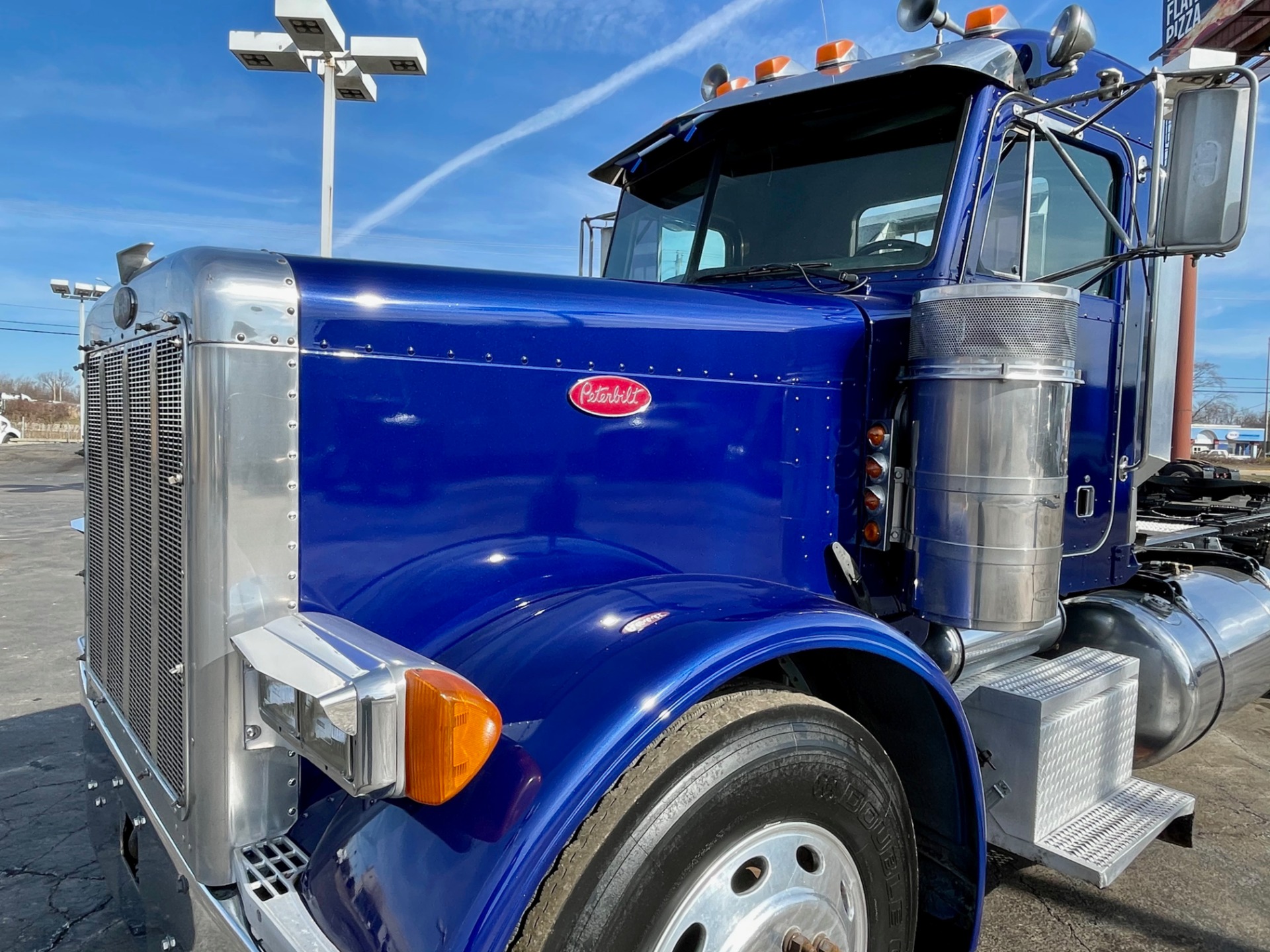 Used-1999-Peterbilt-379-Day-Cab---CAT-DIESEL---10-Speed-Manual