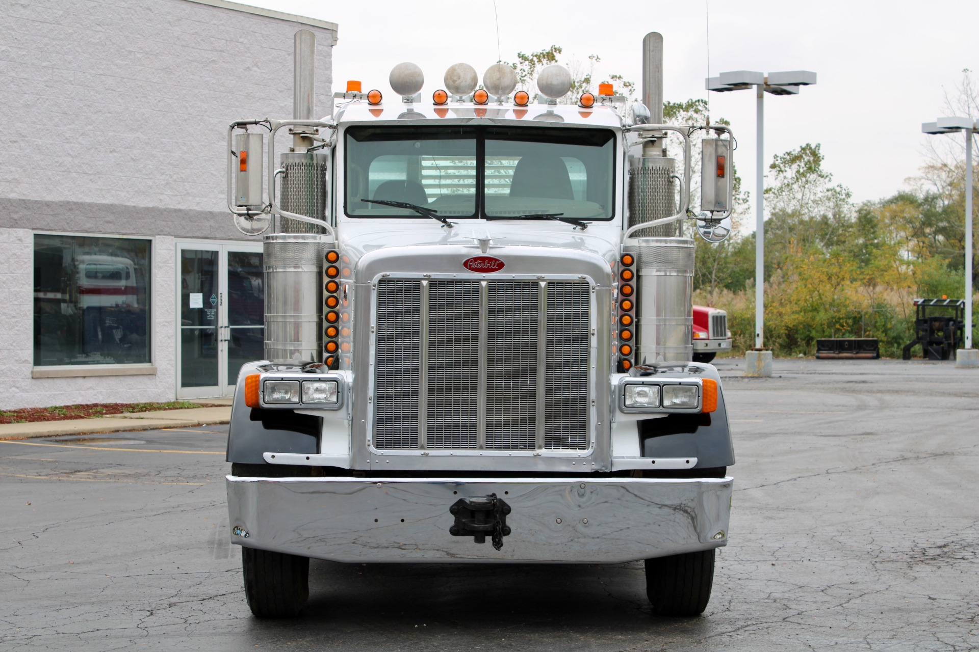 Used-2006-Peterbilt-379-Day-Cab---C15-ACERT---550-Horsepower-Double-Frame