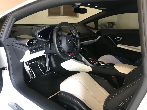 Used 2015 Lamborghini Huracan LP 610-4 Coupe ONLY 4K MILES! FRONT LIFT! BICOLOR SPORTIVO! for sale Sold at Chicago Motor Cars in West Chicago IL 60185 2
