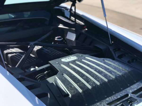 Used 2015 Lamborghini Huracan LP 610-4 Coupe ONLY 4K MILES! FRONT LIFT! BICOLOR SPORTIVO! for sale Sold at Chicago Motor Cars in West Chicago IL 60185 3