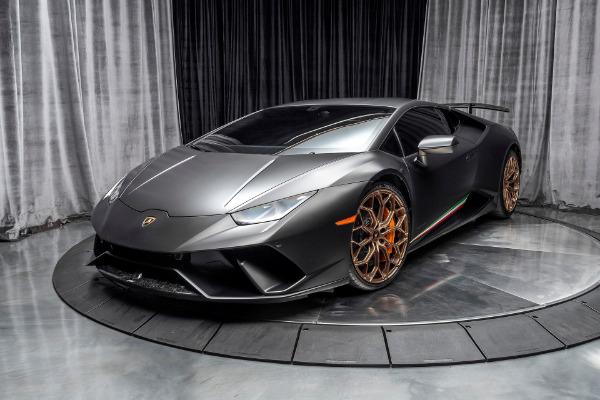 Used 2018 Lamborghini Huracan LP640-4 Performante MSRP $329,985+ Entire Body PPF Only 7k Miles! for sale Sold at Chicago Motor Cars in West Chicago IL 60185 2