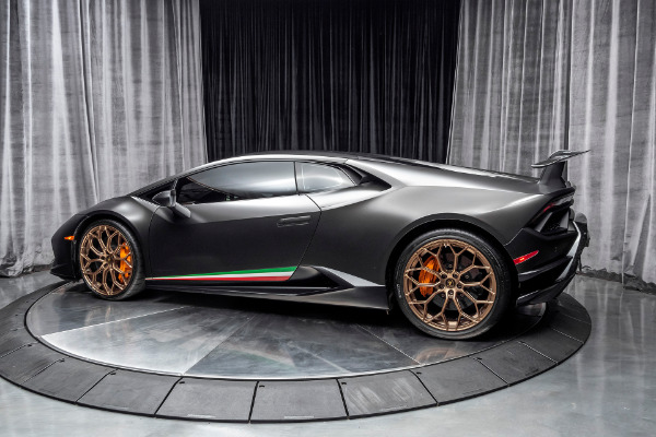 Used 2018 Lamborghini Huracan LP640-4 Performante MSRP $329,985+ Entire Body PPF Only 7k Miles! for sale Sold at Chicago Motor Cars in West Chicago IL 60185 3