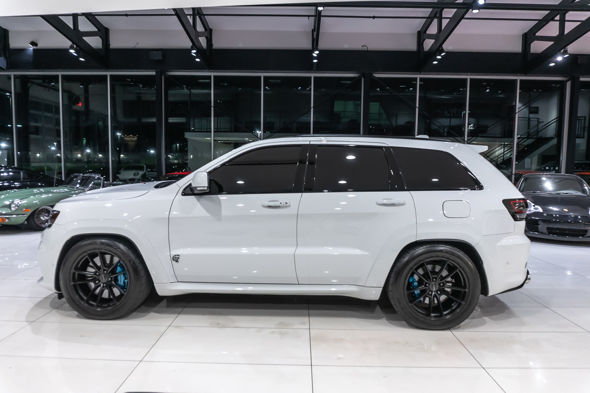 Used-2018-Jeep-Grand-Cherokee-TRACKHAWK-PERFORMANCE-UPGRADES-FLEX-FUEL-1100HP-PANO-HARMAN-KARDON