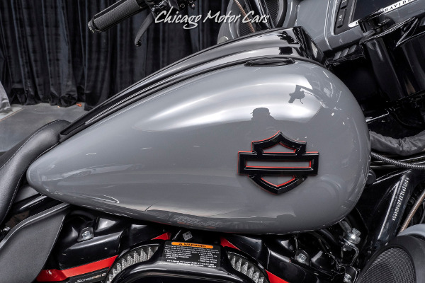 Used-2018-Harley-Davidson-FLHXSE-CVO-Street-Glide-10k-in-Upgrades