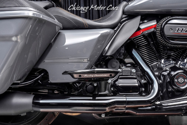 Used-2018-Harley-Davidson-FLHXSE-CVO-Street-Glide-10k-in-Upgrades