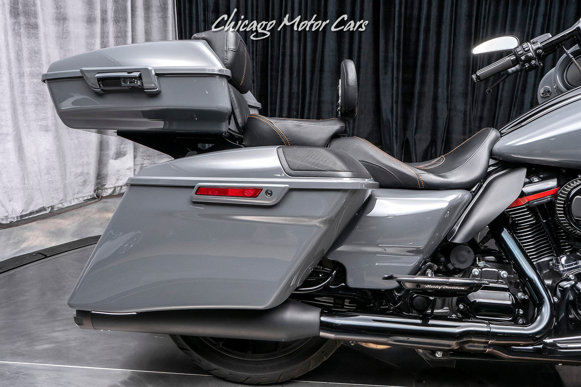 Used-2018-Harley-Davidson-FLHXSE-CVO-Street-Glide-10k-in-Upgrades