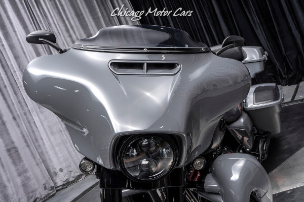 Used 2018 Harley Davidson FLHXSE CVO Street Glide $10k+ in Upgrades! for sale Sold at Chicago Motor Cars in West Chicago IL 60185 5