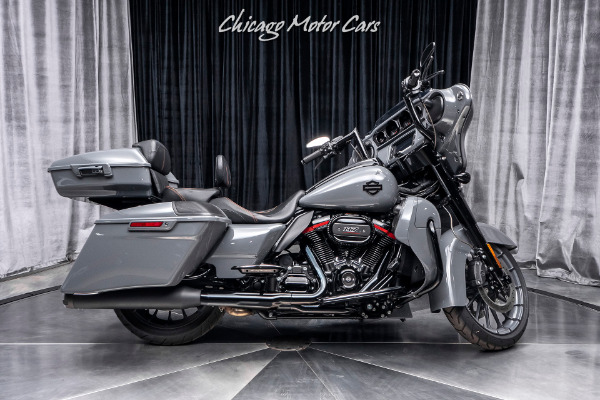 Used-2018-Harley-Davidson-FLHXSE-CVO-Street-Glide-10k-in-Upgrades