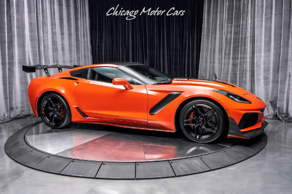 Used 2019 Chevrolet Corvette ZR1 3ZR ZTK (TRACK PERF PKG) 7 SPD MANUAL Only 2900 Miles! for sale Sold at Chicago Motor Cars in West Chicago IL 60185 6