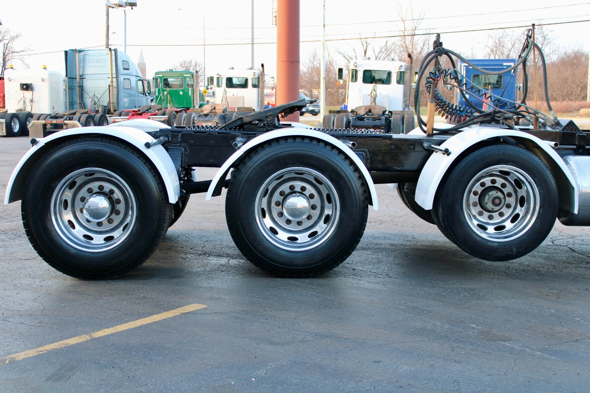 Used-1998-Peterbilt-379-Day-Cab-TRI-AXLE-CAT-3406E-18-Speed