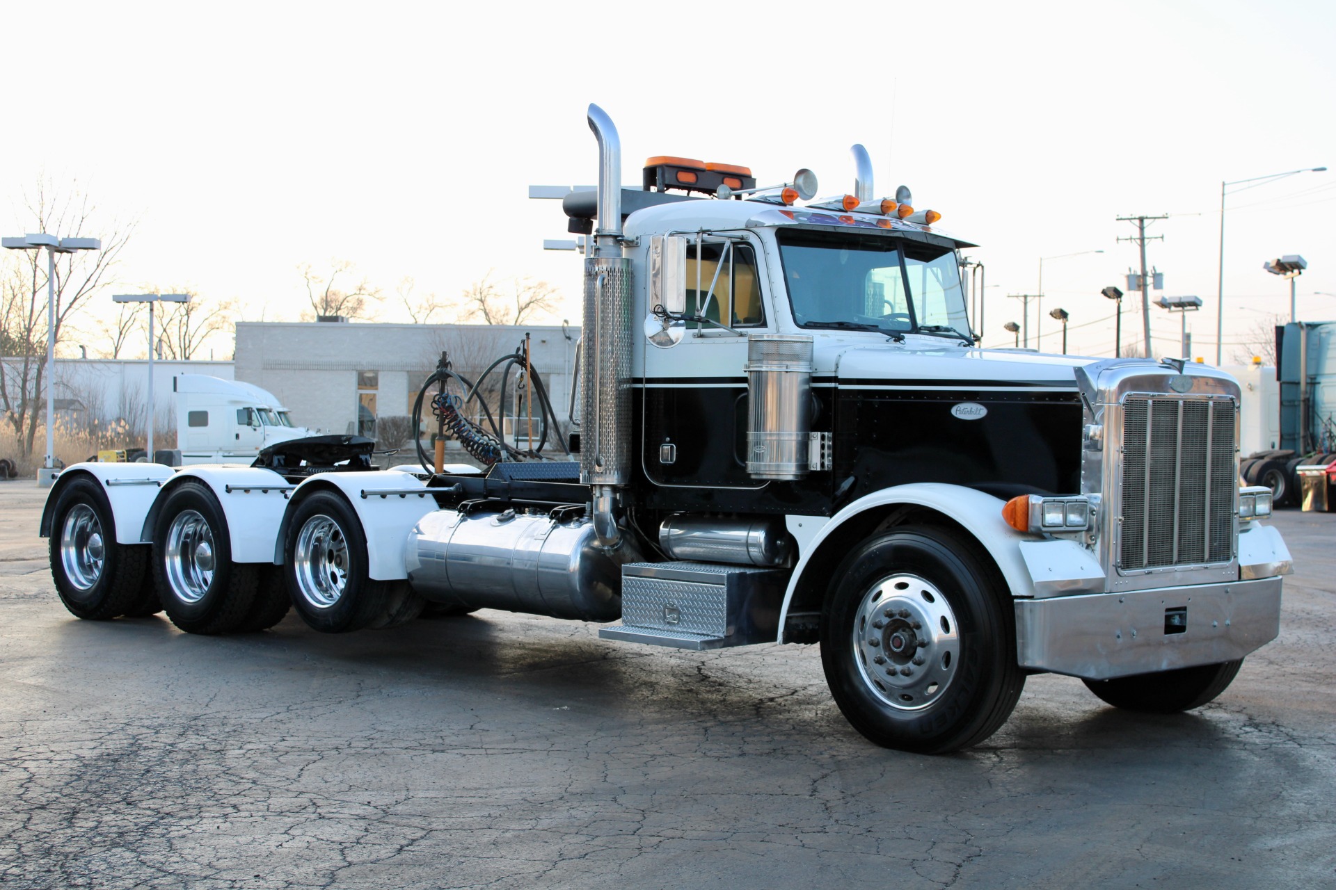 Used-1998-Peterbilt-379-Day-Cab-TRI-AXLE-CAT-3406E-18-Speed