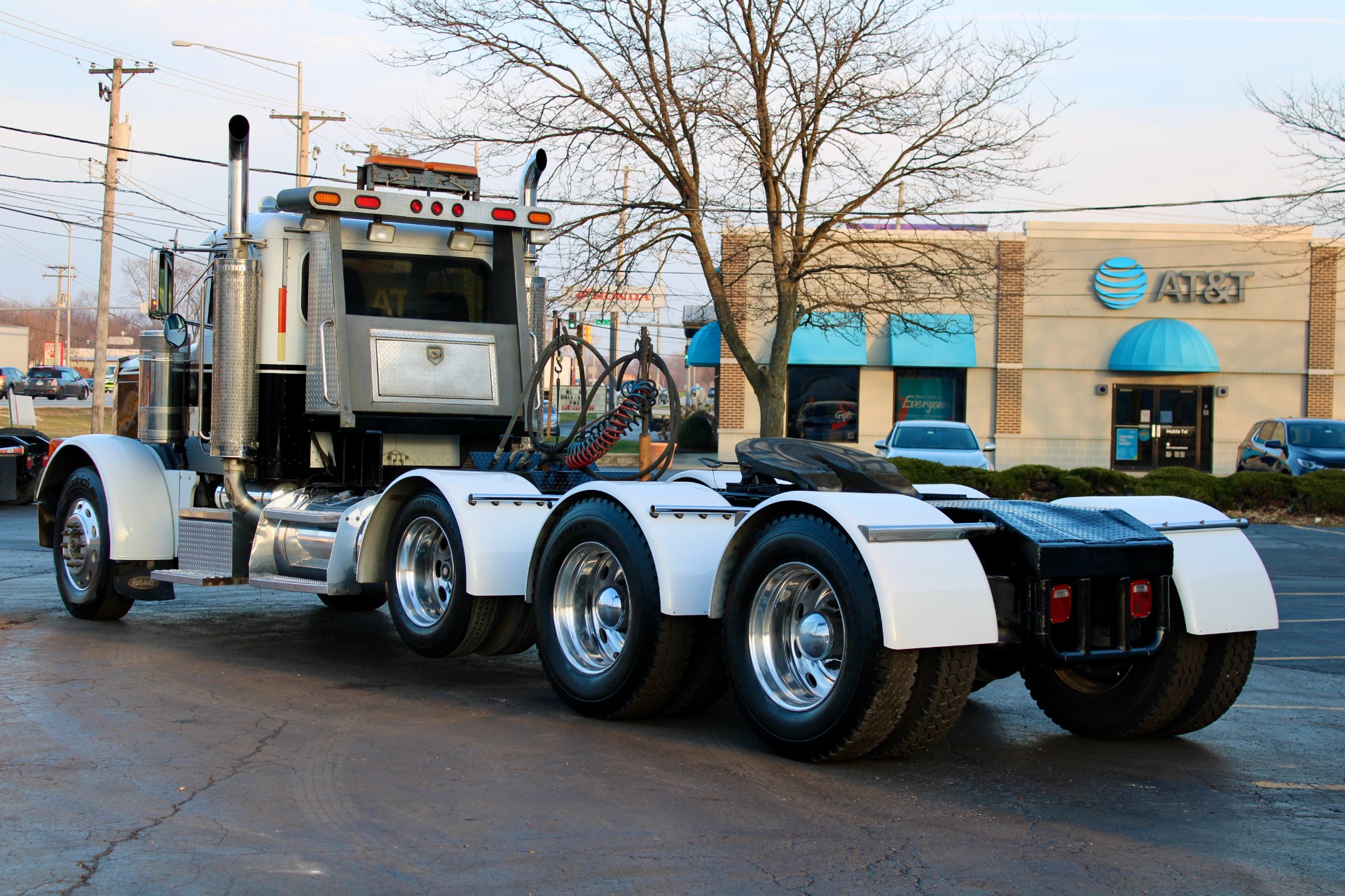 Used-1998-Peterbilt-379-Day-Cab-TRI-AXLE-CAT-3406E-18-Speed