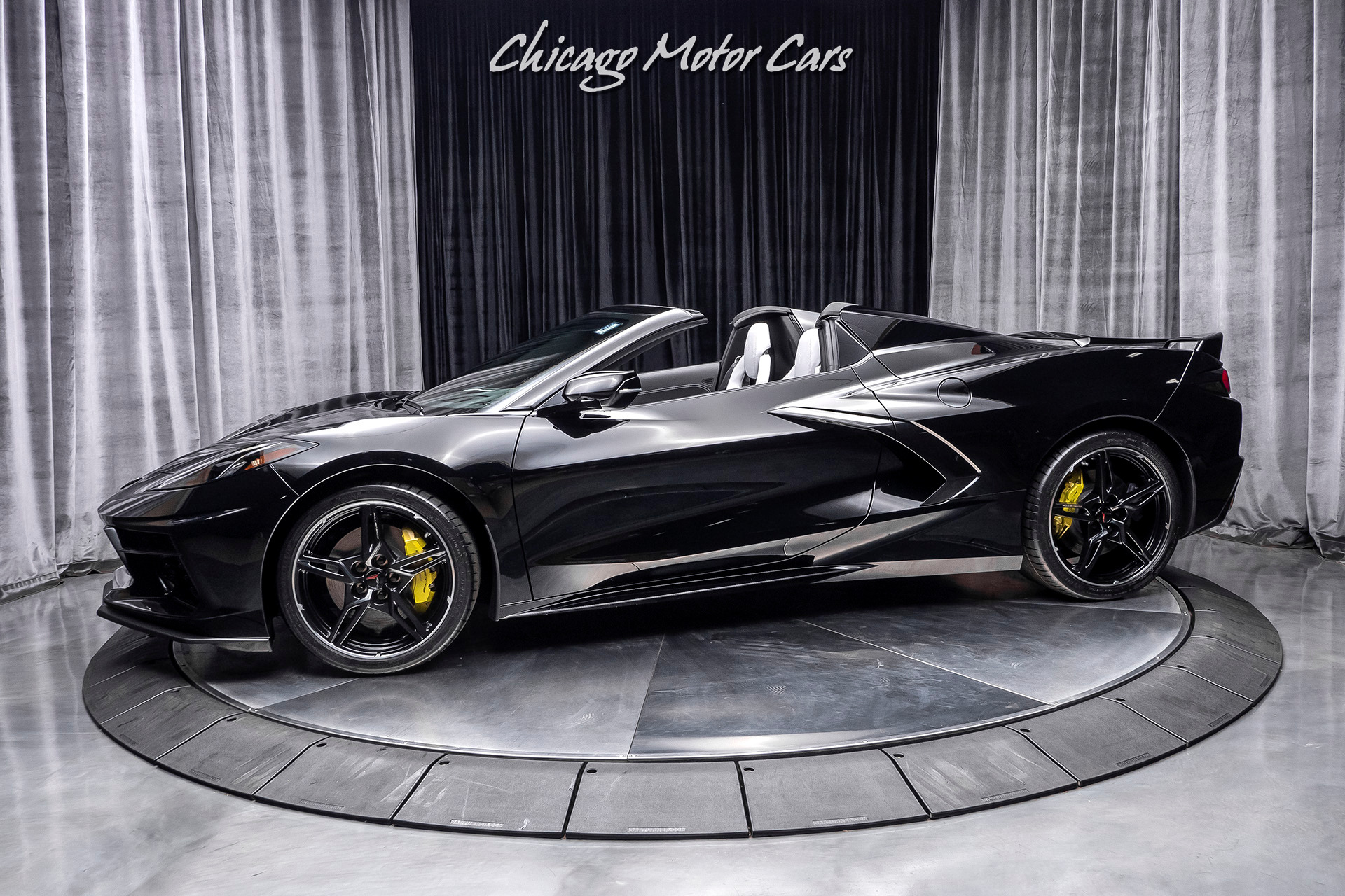 Used-2020-Chevrolet-Corvette-C8-Stingray-2LT-Z51-Convertible-ONLY-35-MILES-Z51-PERFORMANCE-PKG