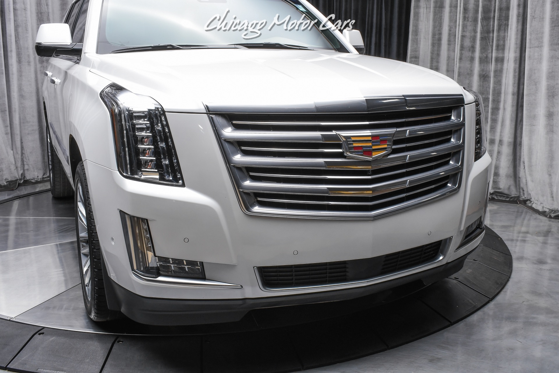 Used-2019-Cadillac-Escalade-Platinum-4WD-SUV-EXCELLENT-CONDITION-THROUGHOUT-HIGH-END-PLATINUM-MODEL