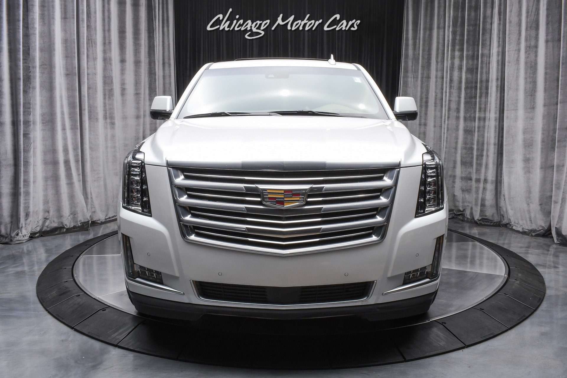 Used-2019-Cadillac-Escalade-Platinum-4WD-SUV-EXCELLENT-CONDITION-THROUGHOUT-HIGH-END-PLATINUM-MODEL