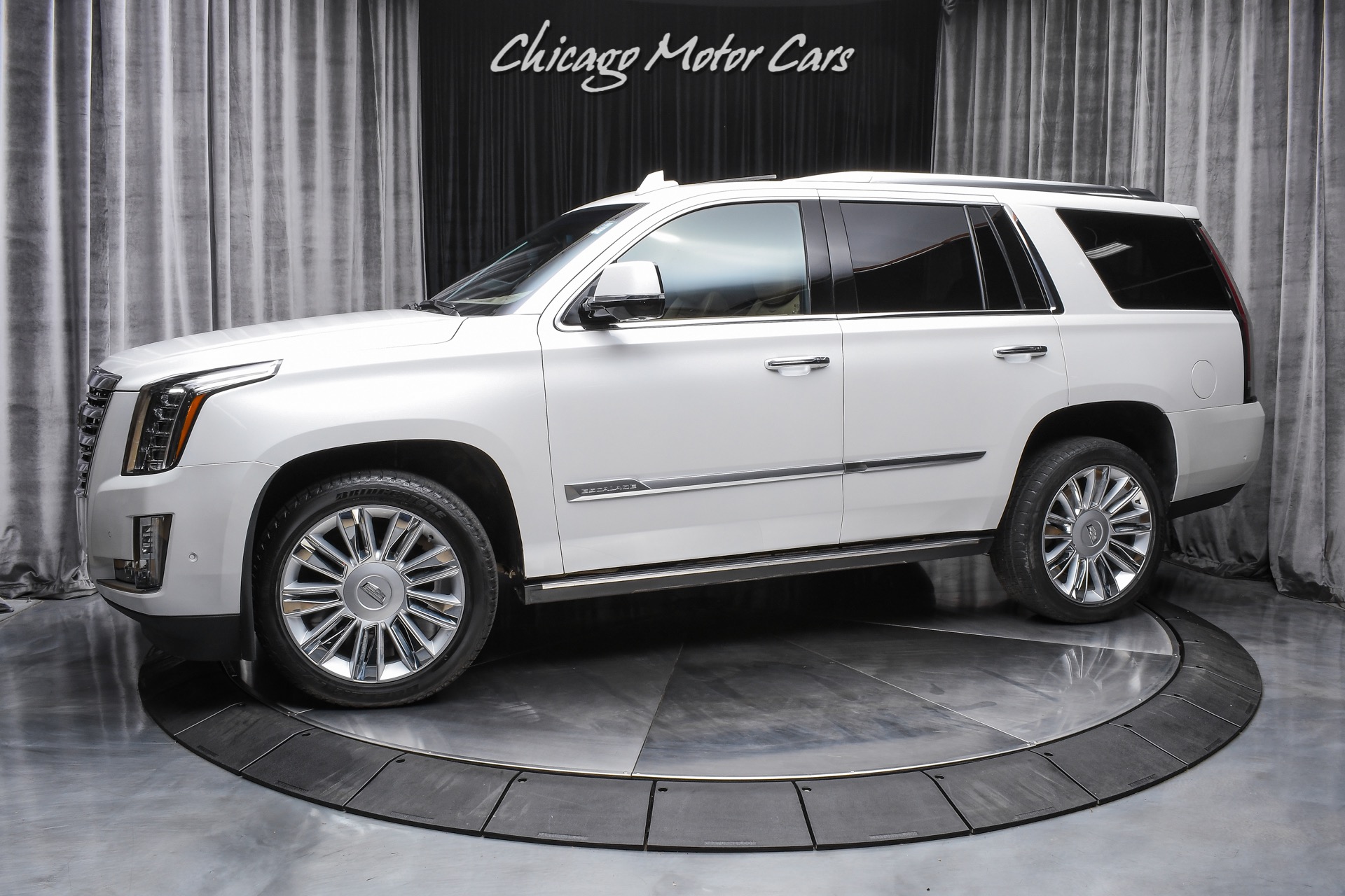 Used 2019 Cadillac Escalade Platinum 4WD SUV EXCELLENT CONDITION THROUGHOUT! HIGH END PLATINUM MODEL! for sale Sold at Chicago Motor Cars in West Chicago IL 60185 1