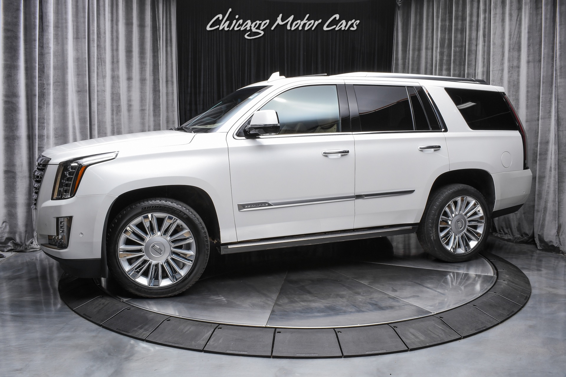 Used-2019-Cadillac-Escalade-Platinum-4WD-SUV-EXCELLENT-CONDITION-THROUGHOUT-HIGH-END-PLATINUM-MODEL