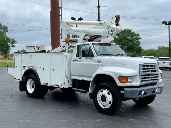 Used 1999 Ford F800 w/Altec TA40 40 Boom with Lift Bucket-LOW MILES! for sale Sold at Chicago Motor Cars in West Chicago IL 60185 3