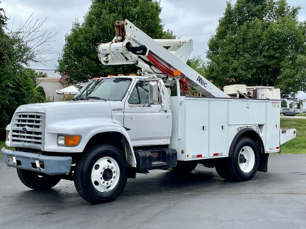 Used 1999 Ford F800 w/Altec TA40 40 Boom with Lift Bucket-LOW MILES! for sale Sold at Chicago Motor Cars in West Chicago IL 60185 1