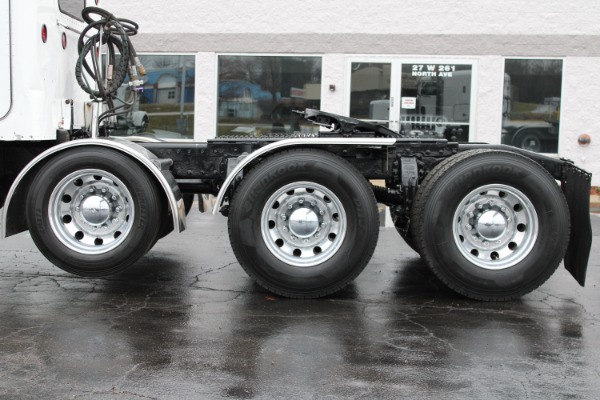 Used-2002-Peterbilt-379-Tri-Axle-with-Lift-CAT-C15-6NZ-550-HP-Double-Wet-Kit