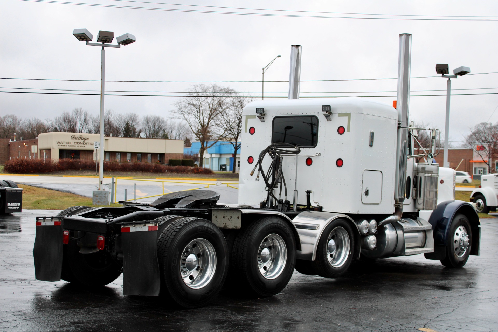 Used-2002-Peterbilt-379-Tri-Axle-with-Lift-CAT-C15-6NZ-550-HP-Double-Wet-Kit