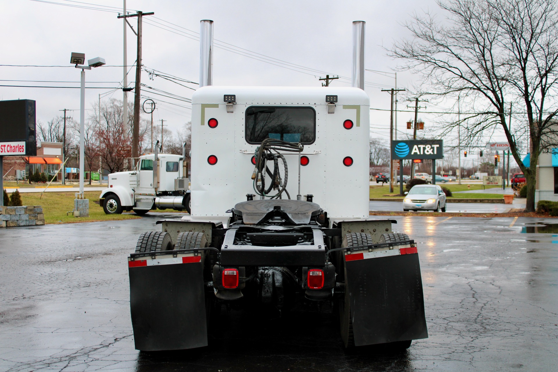 Used-2002-Peterbilt-379-Tri-Axle-with-Lift-CAT-C15-6NZ-550-HP-Double-Wet-Kit