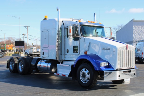 Used 2012 Kenworth T800 AeroCab Sleeper Cab - Cummins ISX for sale Sold at Chicago Motor Cars in West Chicago IL 60185 3