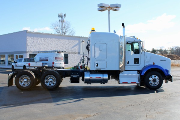 Used 2012 Kenworth T800 AeroCab Sleeper Cab - Cummins ISX for sale Sold at Chicago Motor Cars in West Chicago IL 60185 4