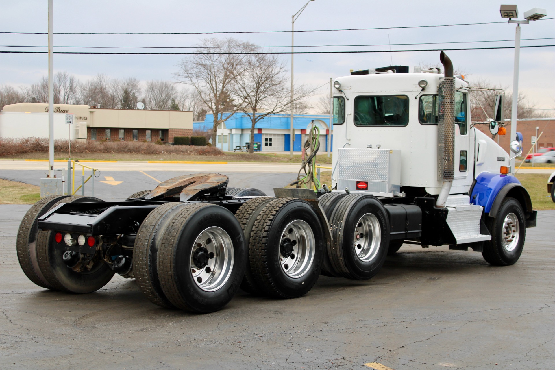 Used-2013-Kenworth-T800-Tri-Axle-Day-Cab---Cummins-ISX---450-Horsepower