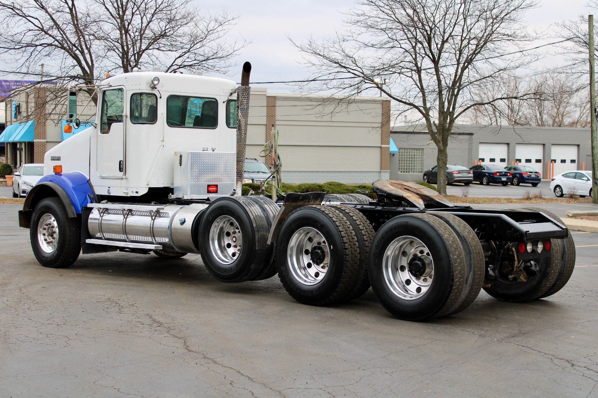 Used-2013-Kenworth-T800-Tri-Axle-Day-Cab---Cummins-ISX---450-Horsepower