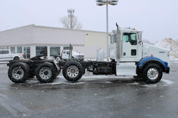 Used 2013 Kenworth T800 Tri-Axle Day Cab - Cummins ISX - 450 Horsepower for sale Sold at Chicago Motor Cars in West Chicago IL 60185 4