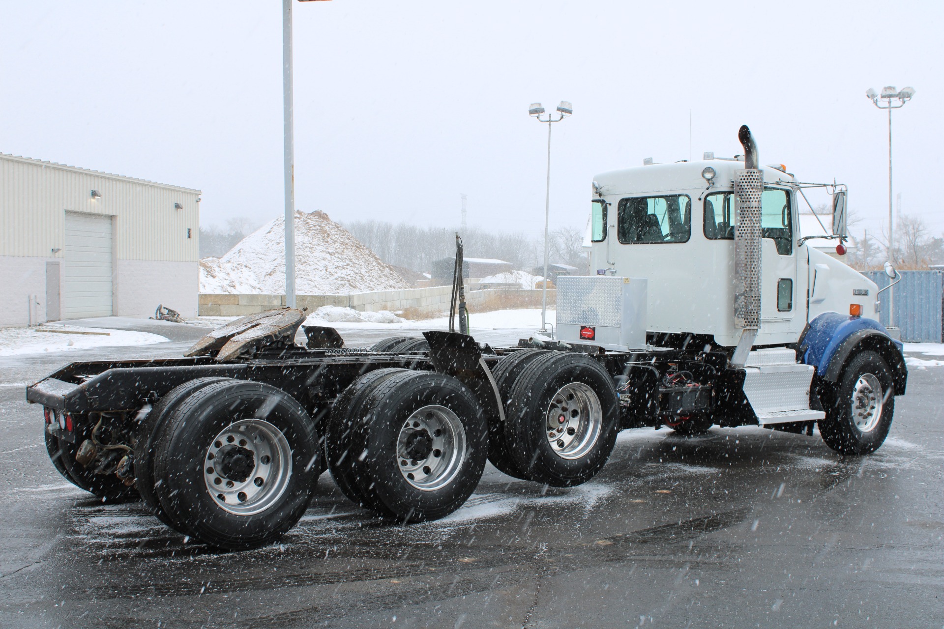 Used-2013-Kenworth-T800-Tri-Axle-Day-Cab---Cummins-ISX---450-Horsepower