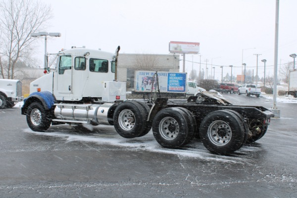 Used-2013-Kenworth-T800-Tri-Axle-Day-Cab---Cummins-ISX---450-Horsepower