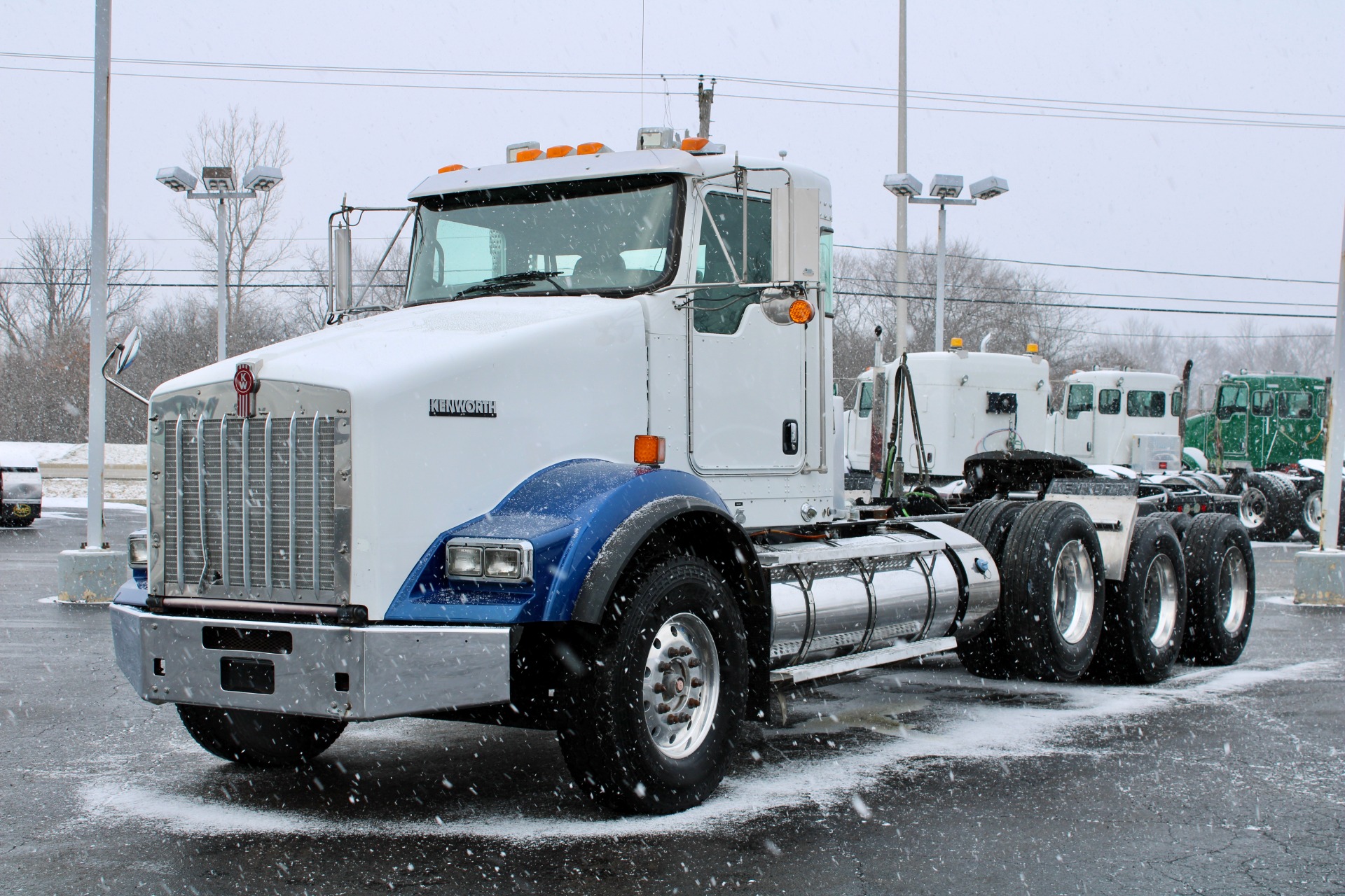 Used-2013-Kenworth-T800-Tri-Axle-Day-Cab---Cummins-ISX---450-Horsepower