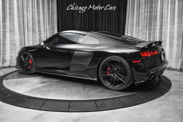 Used 2020 Audi R8 5.2 quattro V10 performance Diamond Stitched Leather Package! LOW Miles! for sale Sold at Chicago Motor Cars in West Chicago IL 60185 3