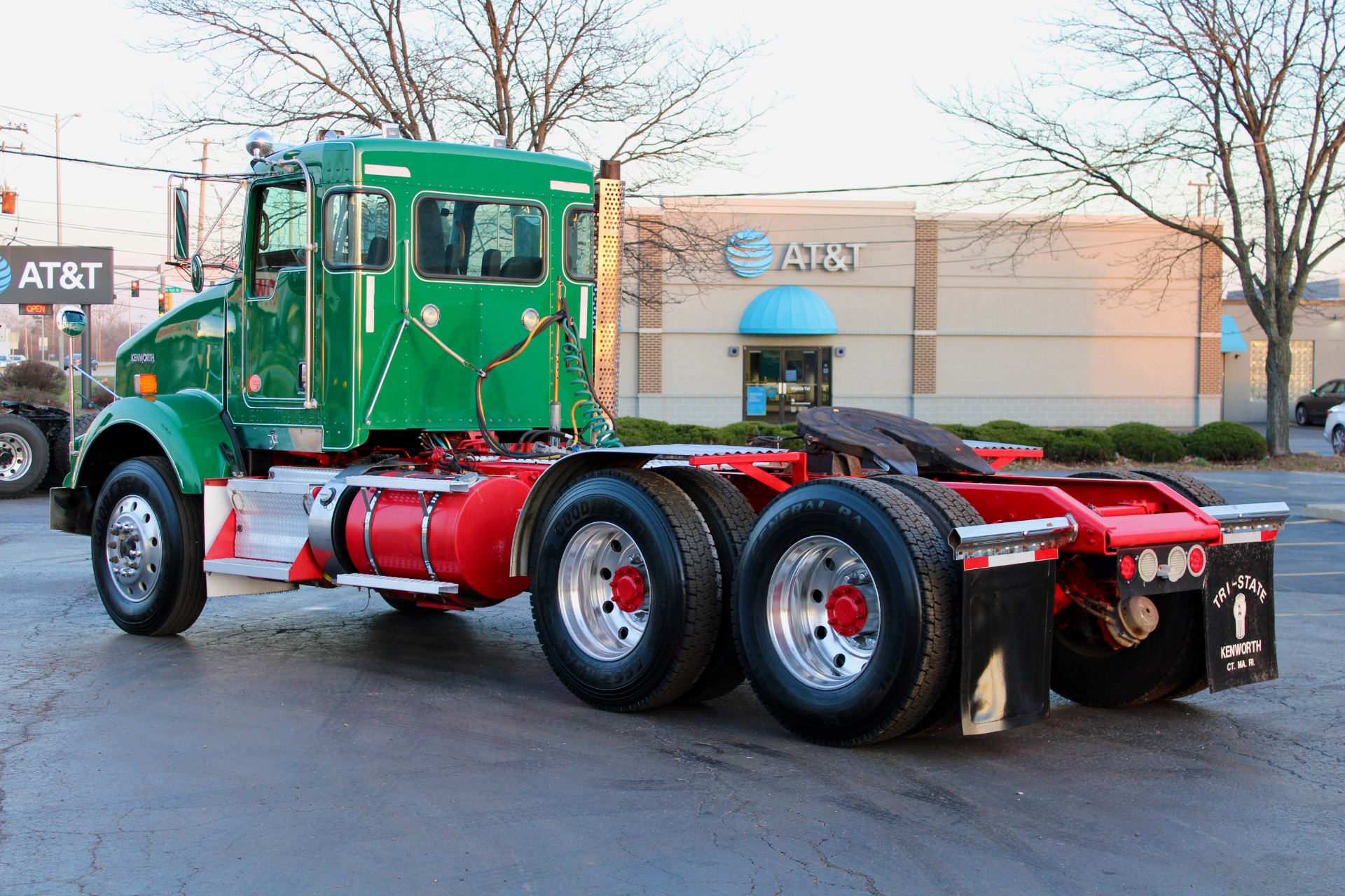 Used-2012-Kenworth-T800-Day-Cab---Cummins-ISX---485-Horspower---10-Speed-Manual