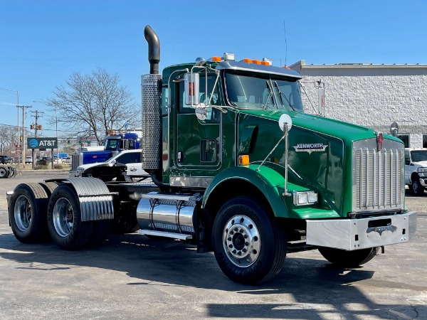 Used 2010 Kenworth T800 Day Cab - CAT C15 - 475 Horsepower for sale Sold at Chicago Motor Cars in West Chicago IL 60185 3