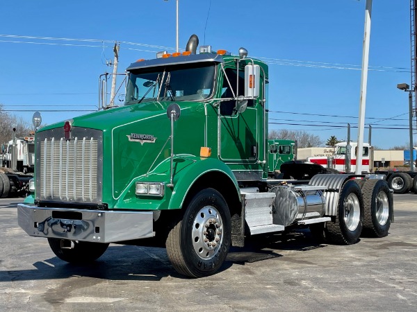 Used 2010 Kenworth T800 Day Cab - CAT C15 - 475 Horsepower for sale Sold at Chicago Motor Cars in West Chicago IL 60185 1