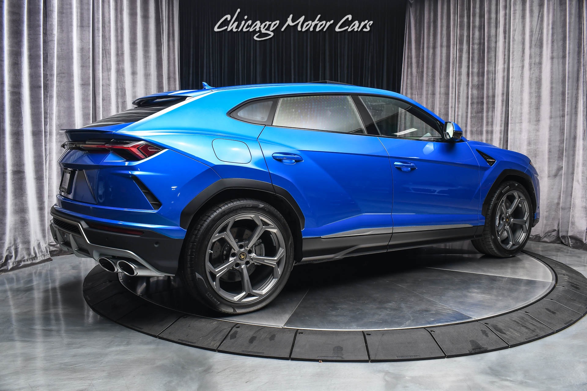 Used-2020-Lamborghini-Urus-RARE-Color-Combo-B-O-3D-Sound-Panoramic-Roof-23-Taigete-Wheels-LOADED